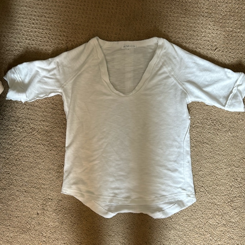 Super cute detailed white tshirt